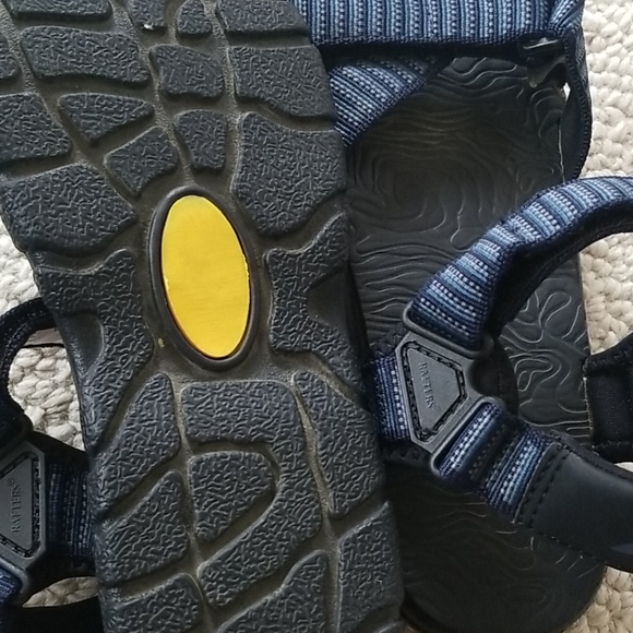 4 Rafters Sandals - Picture 5 of 6